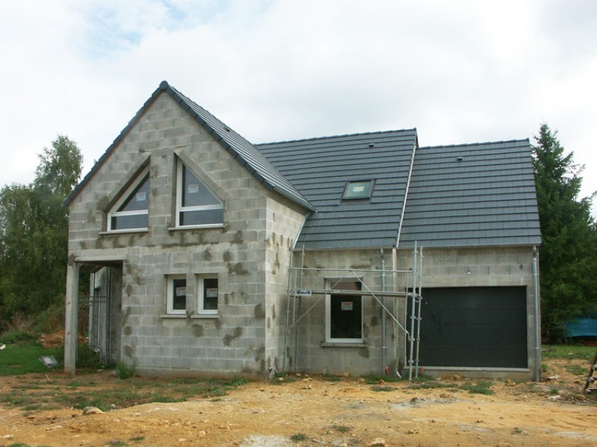 Pose placoplatre terminée chantier maison tradition Modèles de placoplatre tendance
